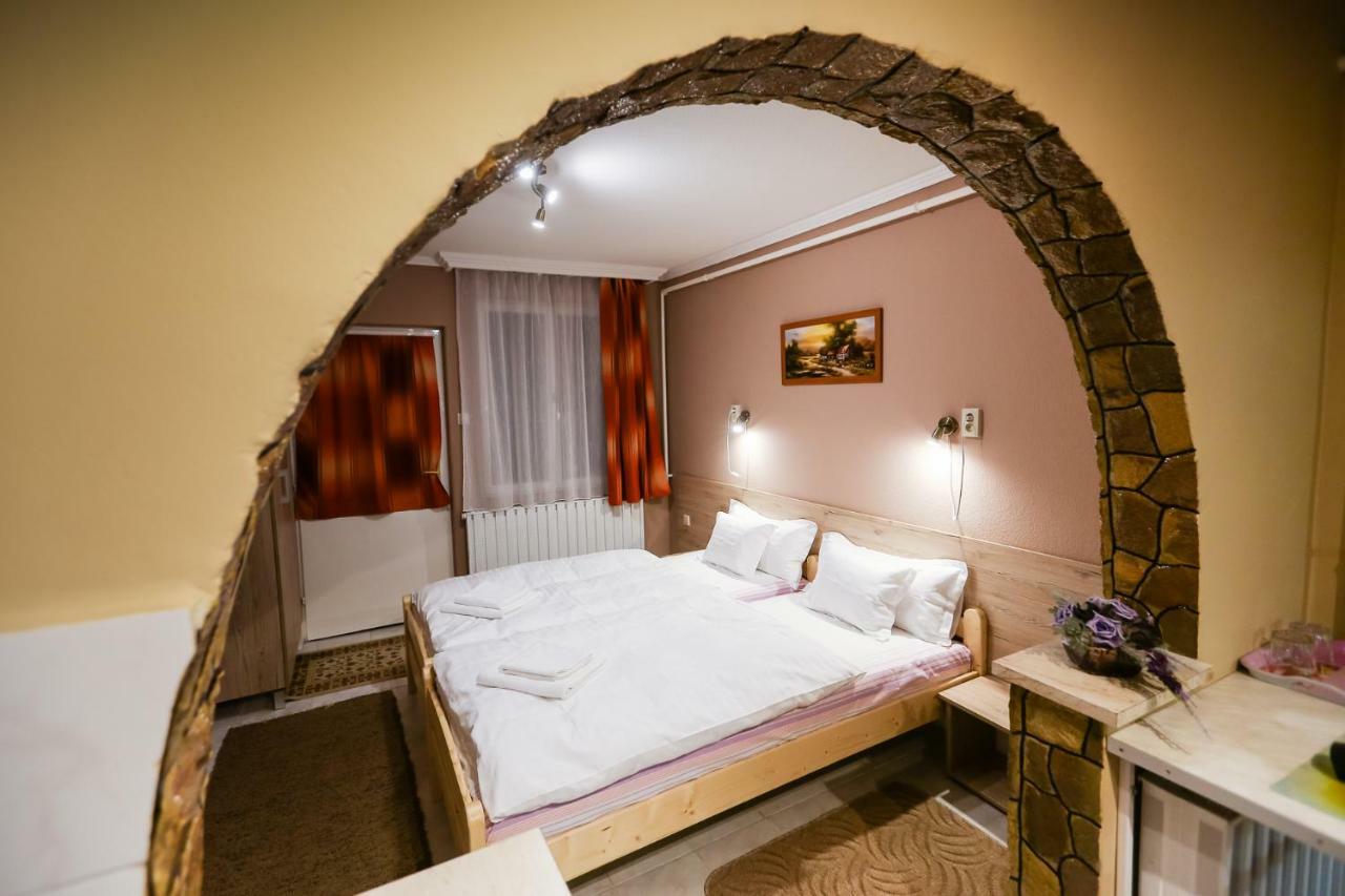 Lara Apartman Kisvárda Zewnętrze zdjęcie