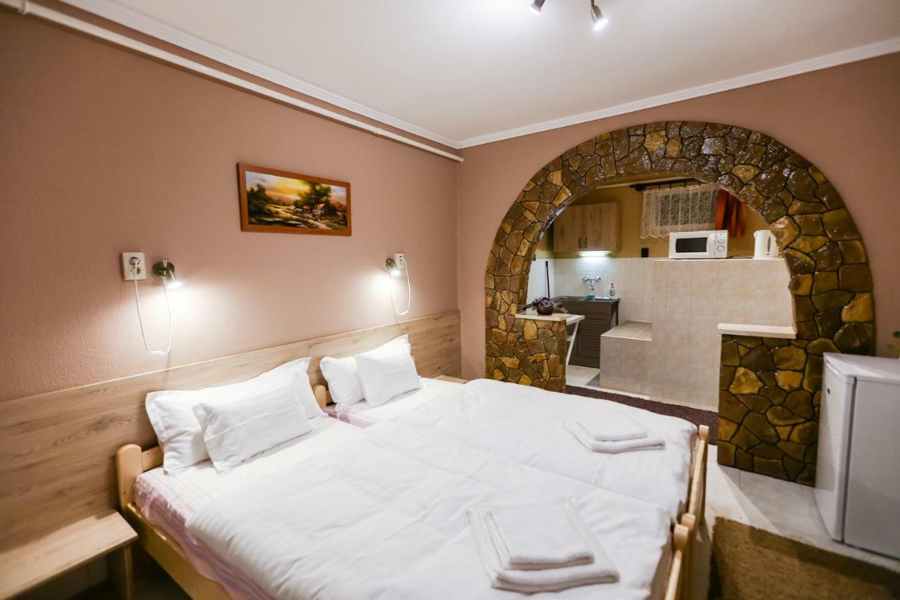Lara Apartman Kisvárda Zewnętrze zdjęcie